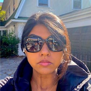 Meet your Posher, Niru